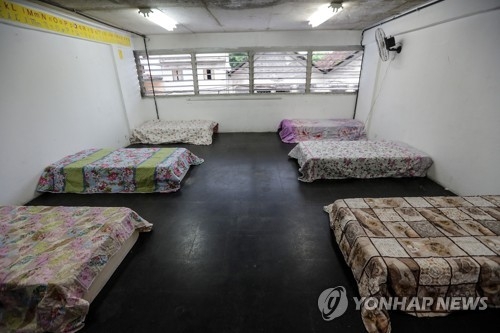 리우 삼바드롬에 설치된 노숙자 쉼터, 사진=EPA/연합뉴스